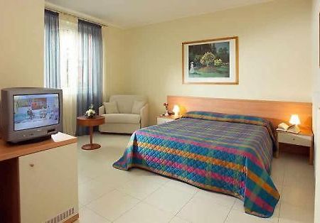 Borgo San Martino Hotel Bra Luaran gambar
